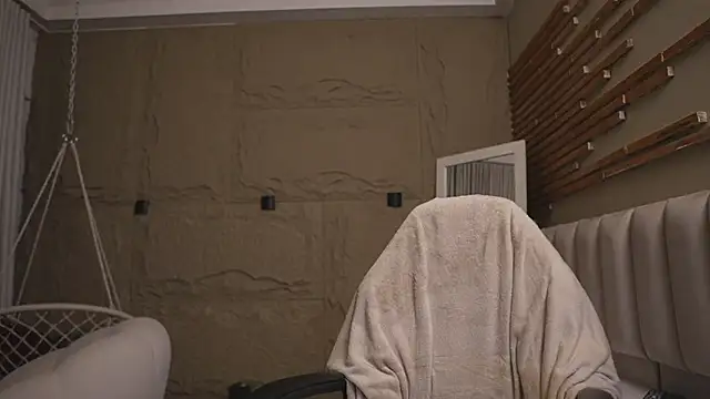 Snapshot of Logan_Varela chatting on March 23, 2026, 2:21 pm Logan Varela online show from March 23, 2026, 2:21 pm