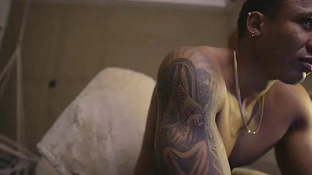 Snapshot of Logan_Varela chatting on March 28, 2026, 2:05 pm Logan Varela online show from March 28, 2026, 2:05 pm