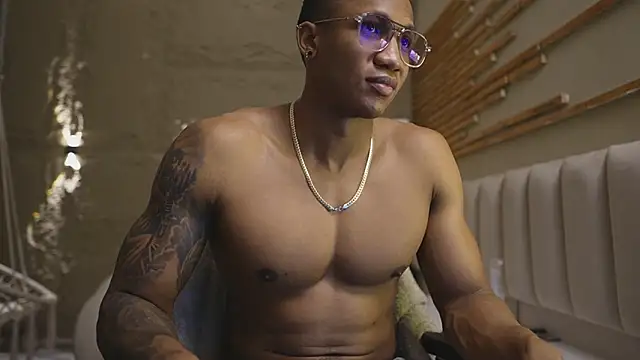 Snapshot of Logan_Varela chatting on April 2, 2026, 4:26 pm Logan Varela online show from April 2, 2026, 4:26 pm