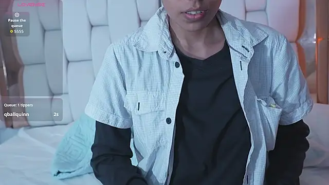 yourcuteneighbourr online show from April 17, 2026, 3:09 am