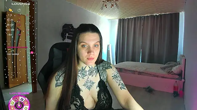 Snapshot of AizaRose chatting on March 3, 2026, 7:36 am AizaRose online show from March 3, 2026, 7:36 am