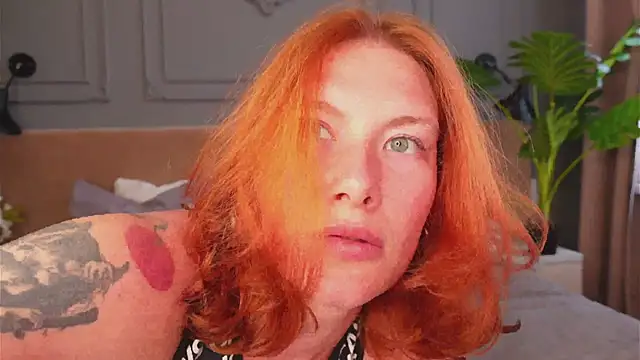 Snapshot of Liv_Fay chatting on June 12, 2026, 1:21 pm Liv Fay online show from June 12, 2026, 1:21 pm