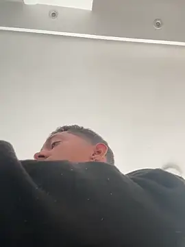 Snapshot of dominic_smith_ chatting on February 13, 2025, 8:45 pm dominic smith online show from February 13, 2025, 8:45 pm