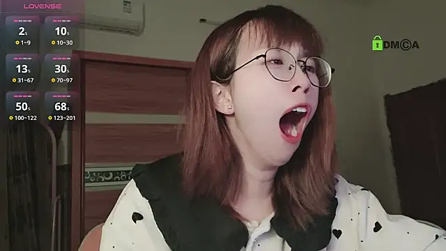 Lili 666 online show from March 5, 2025, 5:39 pm