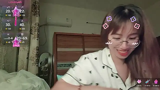 Lili 666 online show from June 7, 2026, 4:33 pm