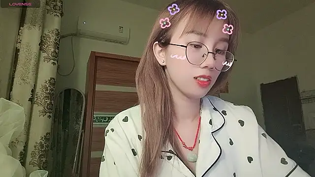 Lili 666 online show from June 29, 2026, 4:18 pm