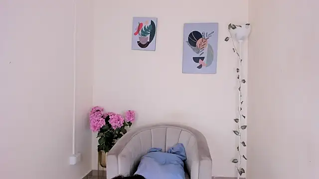 Charlothe capell online show from March 16, 2026, 8:46 pm