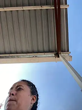 jjulietha95 online show from February 9, 2025, 8:45 pm