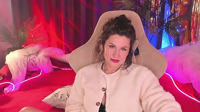 Snapshot of April_o_Nill chatting on February 10, 2026, 5:28 pm April o Nill online show from February 10, 2026, 5:28 pm