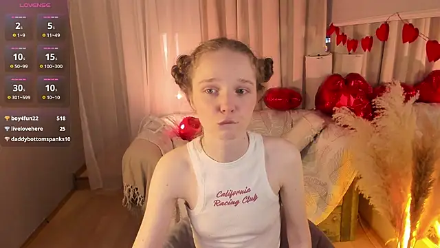 Snapshot of _Rose_Charming_ chatting on February 14, 2025, 12:51 am  Rose Charming  online show from February 14, 2025, 12:51 am