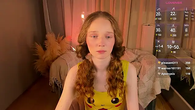 Snapshot of _Rose_Charming_ chatting on February 20, 2025, 6:17 am  Rose Charming  online show from February 20, 2025, 6:17 am