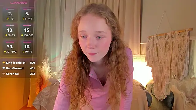 Snapshot of _Rose_Charming_ chatting on March 8, 2025, 4:01 am  Rose Charming  online show from March 8, 2025, 4:01 am