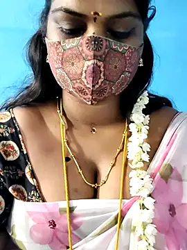 Snapshot of mayaa2u chatting on July 15, 2026, 4:07 am mayaa2u online show from July 15, 2026, 4:07 am