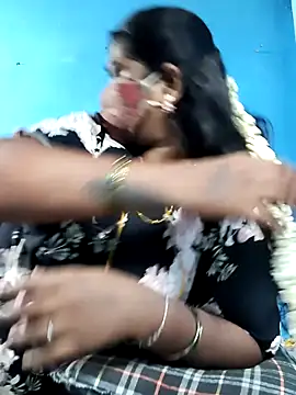 Snapshot of mayaa2u chatting on July 15, 2026, 5:40 pm mayaa2u online show from July 15, 2026, 5:40 pm