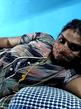 Snapshot of mayaa2u chatting on July 16, 2026, 8:15 pm mayaa2u online show from July 16, 2026, 8:15 pm