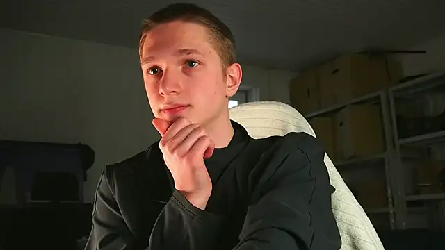 dustyn fox online show from April 18, 2026, 7:01 am