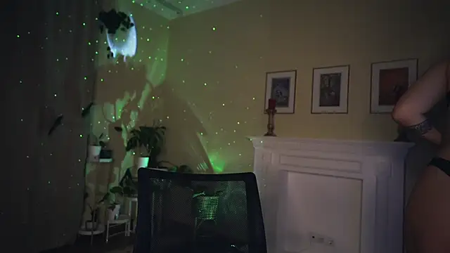 Leona Mell online show from February 25, 2025, 7:03 pm