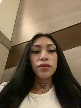 Snapshot of Effy_Bonny chatting on March 1, 2025, 5:27 pm Effy Bonny online show from March 1, 2025, 5:27 pm