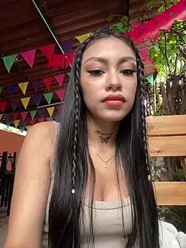 Snapshot of Effy_Bonny chatting on March 2, 2025, 9:01 pm Effy Bonny online show from March 2, 2025, 9:01 pm