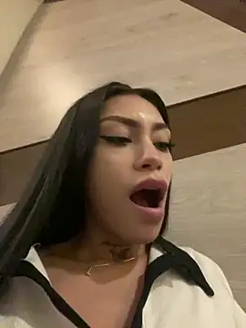 Snapshot of Effy_Bonny chatting on March 3, 2025, 6:12 pm Effy Bonny online show from March 3, 2025, 6:12 pm