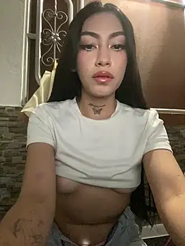 Snapshot of Effy_Bonny chatting on September 23, 2025, 11:08 pm Effy Bonny online show from September 23, 2025, 11:08 pm