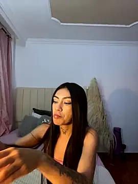 Snapshot of Effy_Bonny chatting on October 1, 2025, 4:29 am Effy Bonny online show from October 1, 2025, 4:29 am