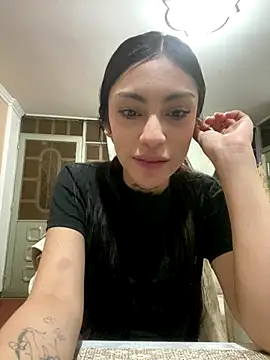 Snapshot of Effy_Bonny chatting on October 17, 2025, 2:15 am Effy Bonny online show from October 17, 2025, 2:15 am