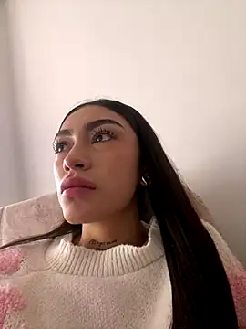 Snapshot of Effy_Bonny chatting on October 18, 2025, 8:42 pm Effy Bonny online show from October 18, 2025, 8:42 pm