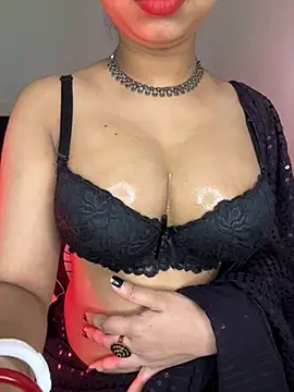 Hot-sexy222 online show from April 15, 2026, 1:45 am