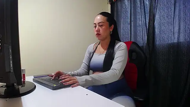 Snapshot of mistress_aryya chatting on December 12, 2024, 3:59 pm mistress aryya online show from December 12, 2024, 3:59 pm