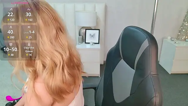 Snapshot of AliceMorr chatting on January 17, 2025, 8:24 am AliceMorr online show from January 17, 2025, 8:24 am