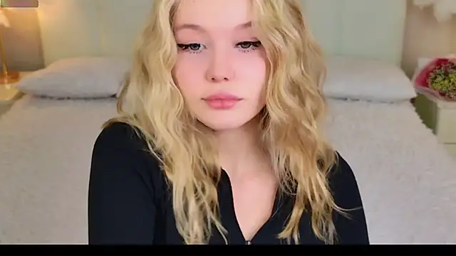 Snapshot of AliceMorr chatting on January 21, 2025, 4:48 pm AliceMorr online show from January 21, 2025, 4:48 pm