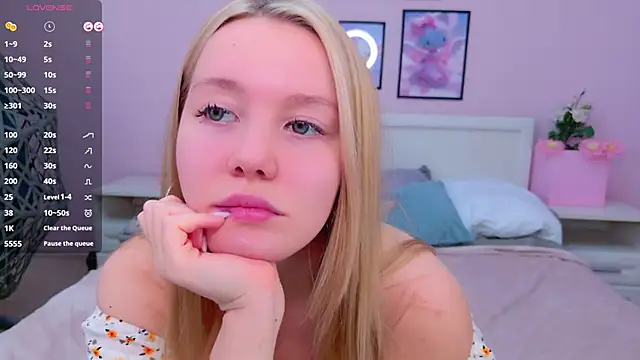 Snapshot of AliceMorr chatting on January 24, 2025, 2:30 pm AliceMorr online show from January 24, 2025, 2:30 pm