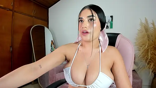 Alheli 16 online show from February 26, 2026, 7:02 pm