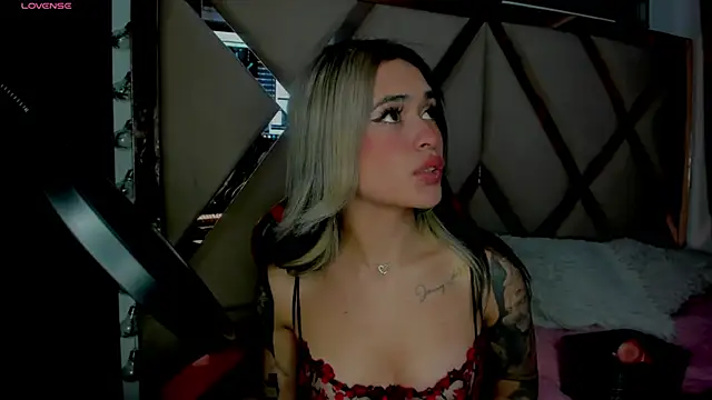 Snapshot of AliceMiller_2 chatting on January 27, 2025, 7:03 am AliceMiller 2 online show from January 27, 2025, 7:03 am