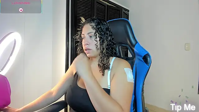 aixa 15 online show from September 20, 2025, 11:33 am