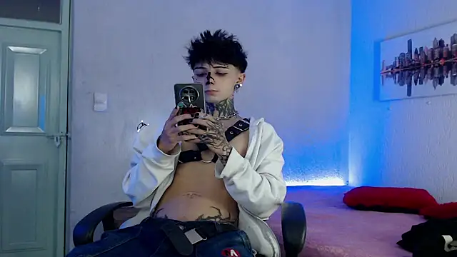 Snapshot of Andy_bapho chatting on December 2, 2024, 2:30 pm Andy bapho online show from December 2, 2024, 2:30 pm