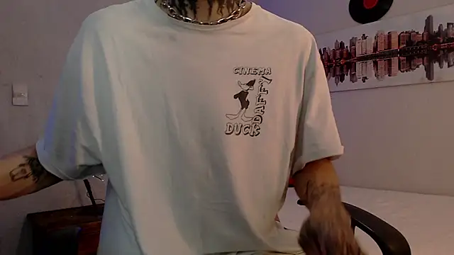 Snapshot of Andy_bapho chatting on December 29, 2024, 3:13 pm Andy bapho online show from December 29, 2024, 3:13 pm