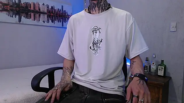 Snapshot of Andy_bapho chatting on January 15, 2025, 2:46 pm Andy bapho online show from January 15, 2025, 2:46 pm