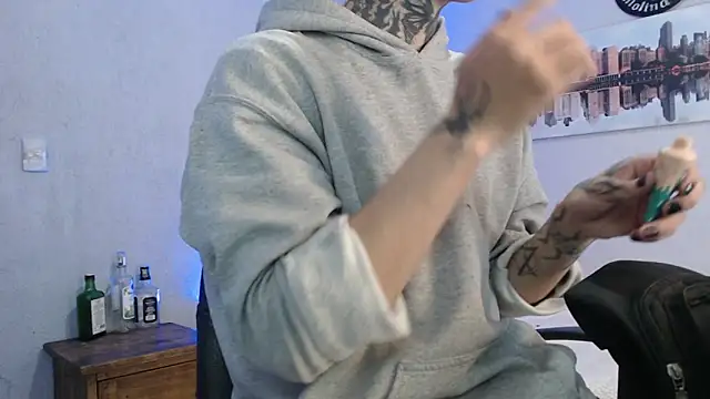 Snapshot of Andy_bapho chatting on January 22, 2025, 2:46 pm Andy bapho online show from January 22, 2025, 2:46 pm