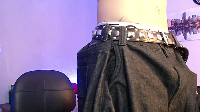 Snapshot of Andy_bapho chatting on February 21, 2025, 3:21 pm Andy bapho online show from February 21, 2025, 3:21 pm