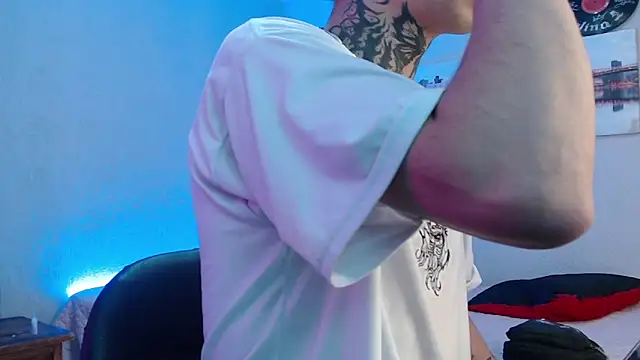 Snapshot of Andy_bapho chatting on March 13, 2025, 3:06 pm Andy bapho online show from March 13, 2025, 3:06 pm