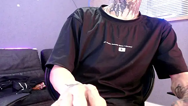 Snapshot of Andy_bapho chatting on September 28, 2025, 3:06 pm Andy bapho online show from September 28, 2025, 3:06 pm