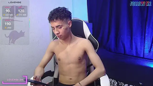 Snapshot of sexybat_twink chatting on October 5, 2025, 8:29 pm sexybat twink online show from October 5, 2025, 8:29 pm