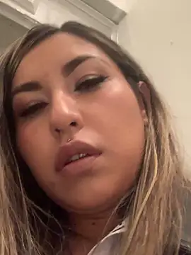 Snapshot of Khalyk_G chatting on December 7, 2024, 4:42 am Khalyk G online show from December 7, 2024, 4:42 am