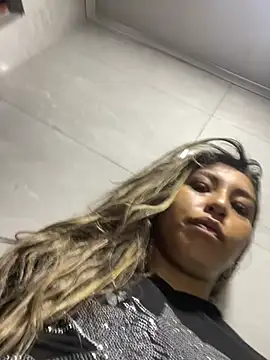 Snapshot of Khalyk_G chatting on March 3, 2025, 11:35 pm Khalyk G online show from March 3, 2025, 11:35 pm