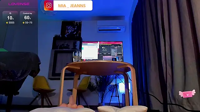 MiaJeanns online show from December 3, 2024, 8:39 pm