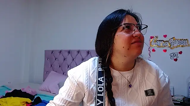 lanaqueen699 online show from April 9, 2026, 12:10 pm