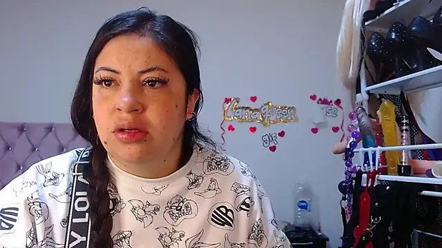 lanaqueen699 online show from April 13, 2026, 12:21 pm