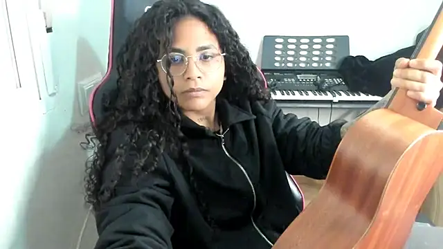 Snapshot of Ama_music chatting on May 11, 2026, 2:34 pm Ama music online show from May 11, 2026, 2:34 pm